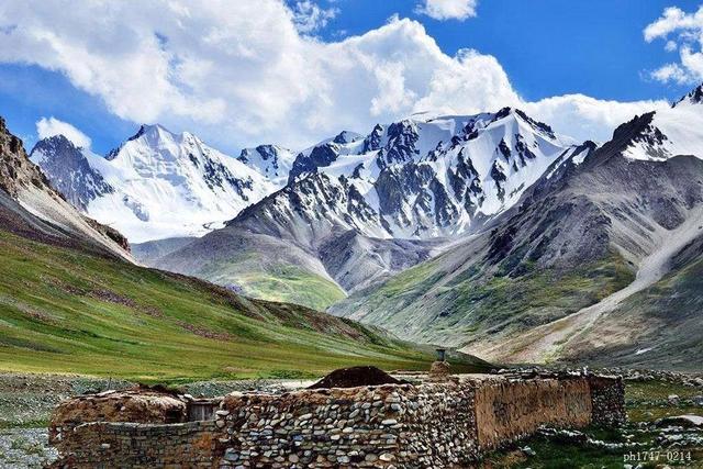 南疆秘藏的3条自驾天路，隐秘绝美，比独库公路更加野性
