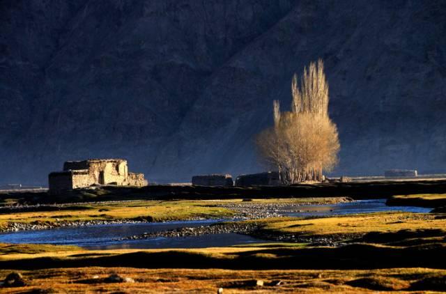 南疆秘藏的3条自驾天路，隐秘绝美，比独库公路更加野性
